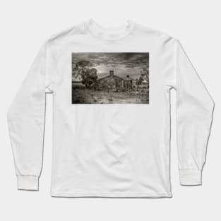 Settlers Cottage Ruins, Sedan, South Australia Long Sleeve T-Shirt